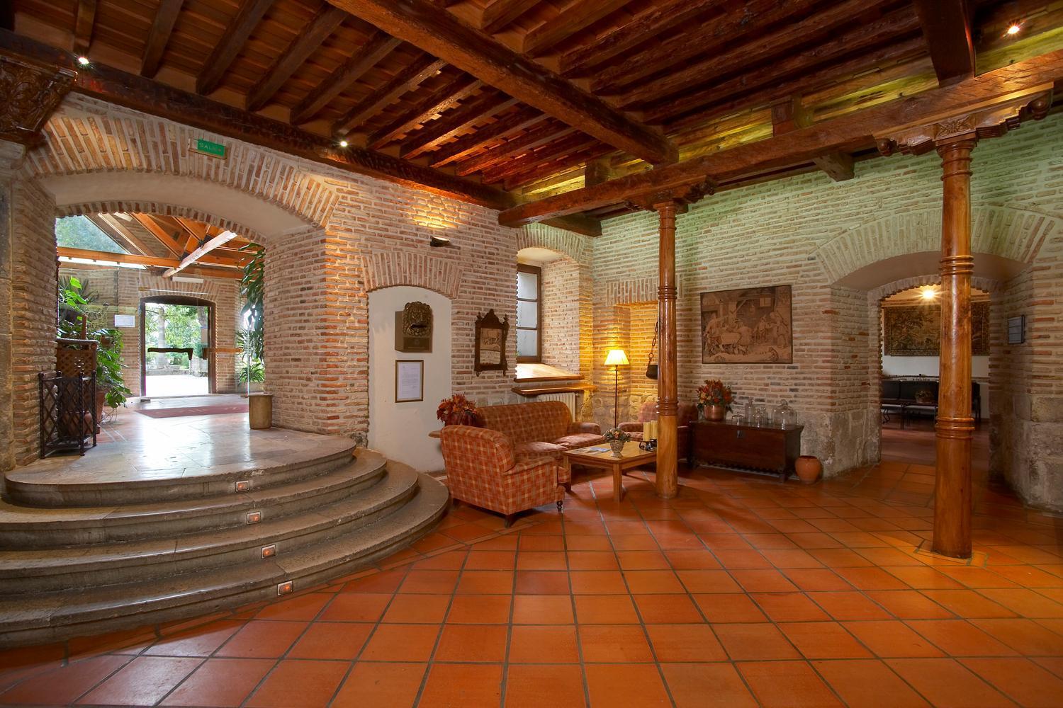 Hotel Real Monasterio De San Zoilo Carrion De Los Condes Exterior photo