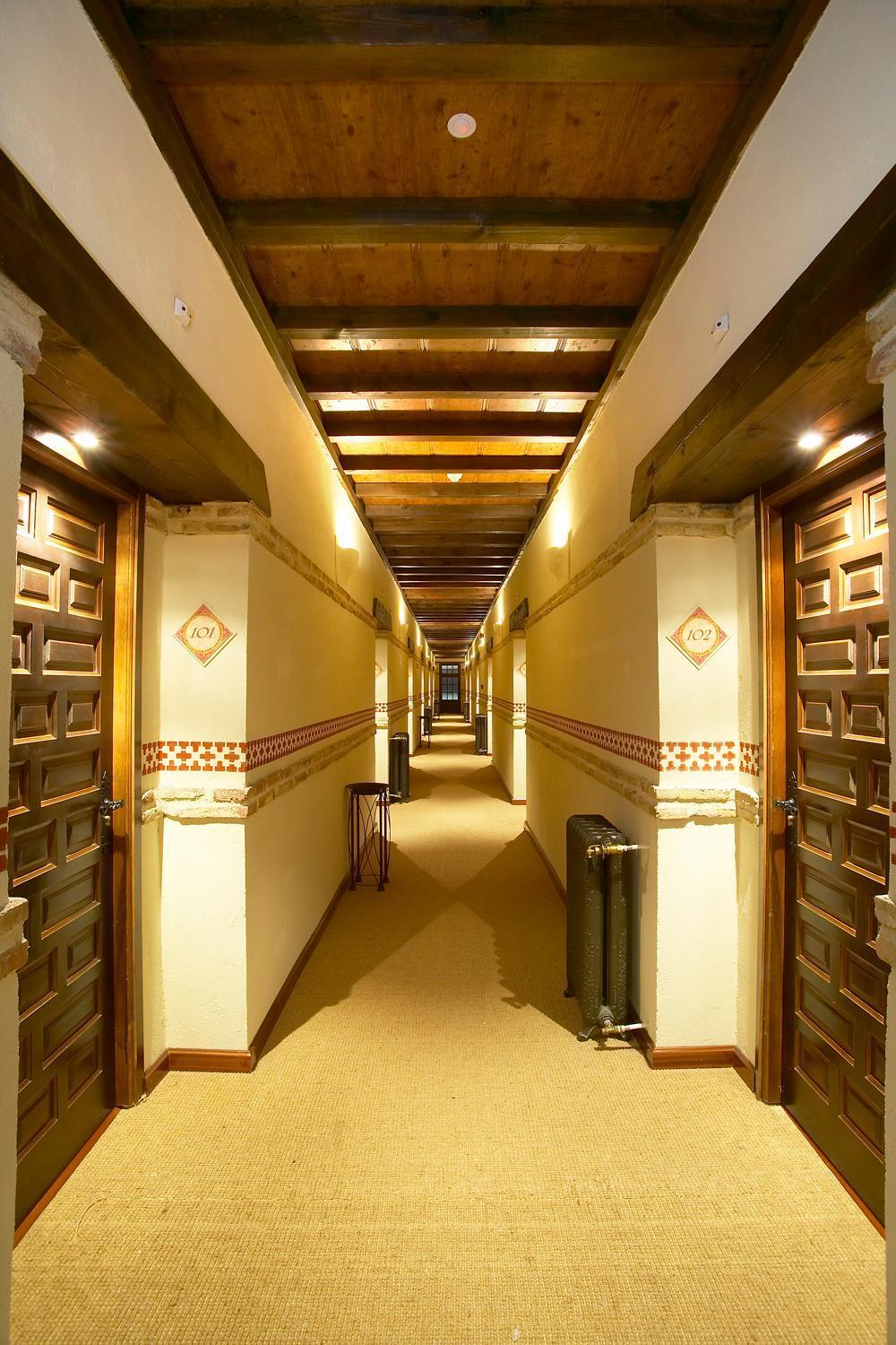 Hotel Real Monasterio De San Zoilo Carrion De Los Condes Exterior photo