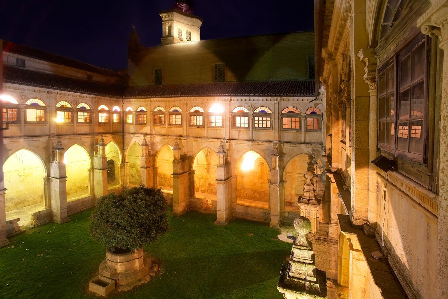 Hotel Real Monasterio De San Zoilo Carrion De Los Condes Exterior photo