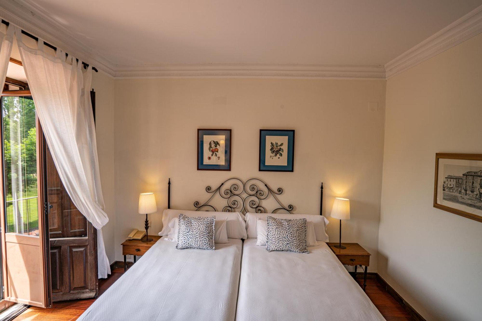 Hotel Real Monasterio De San Zoilo Carrion De Los Condes Exterior photo