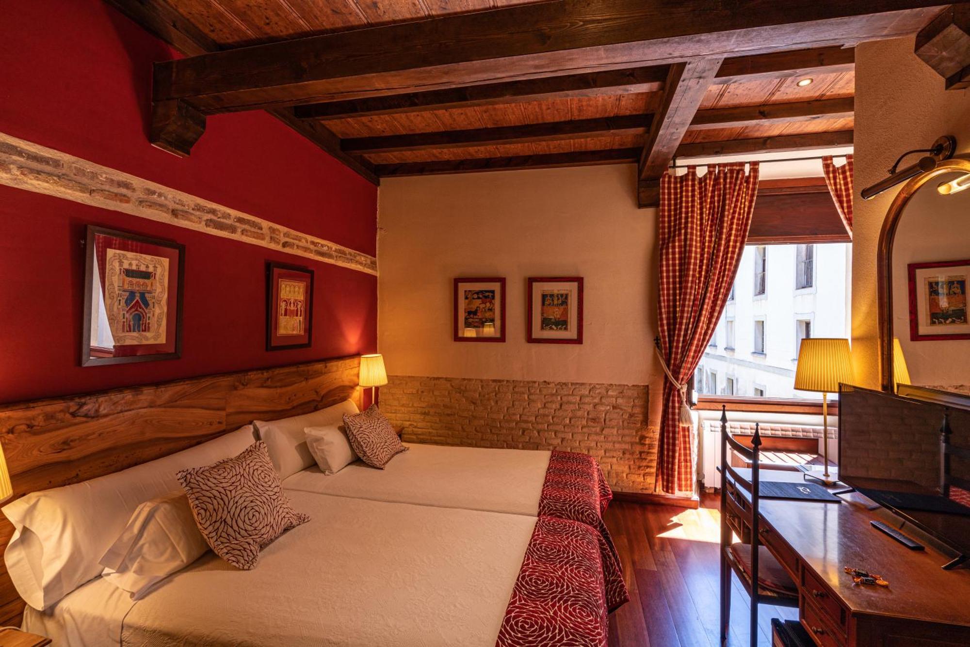 Hotel Real Monasterio De San Zoilo Carrion De Los Condes Exterior photo