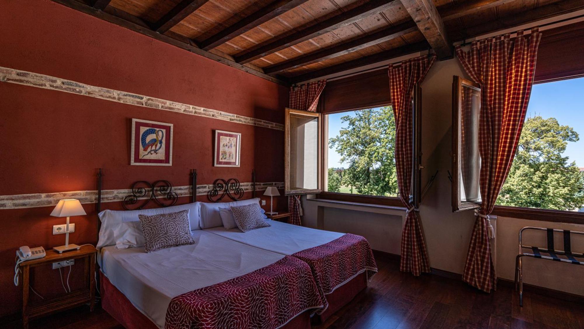 Hotel Real Monasterio De San Zoilo Carrion De Los Condes Exterior photo