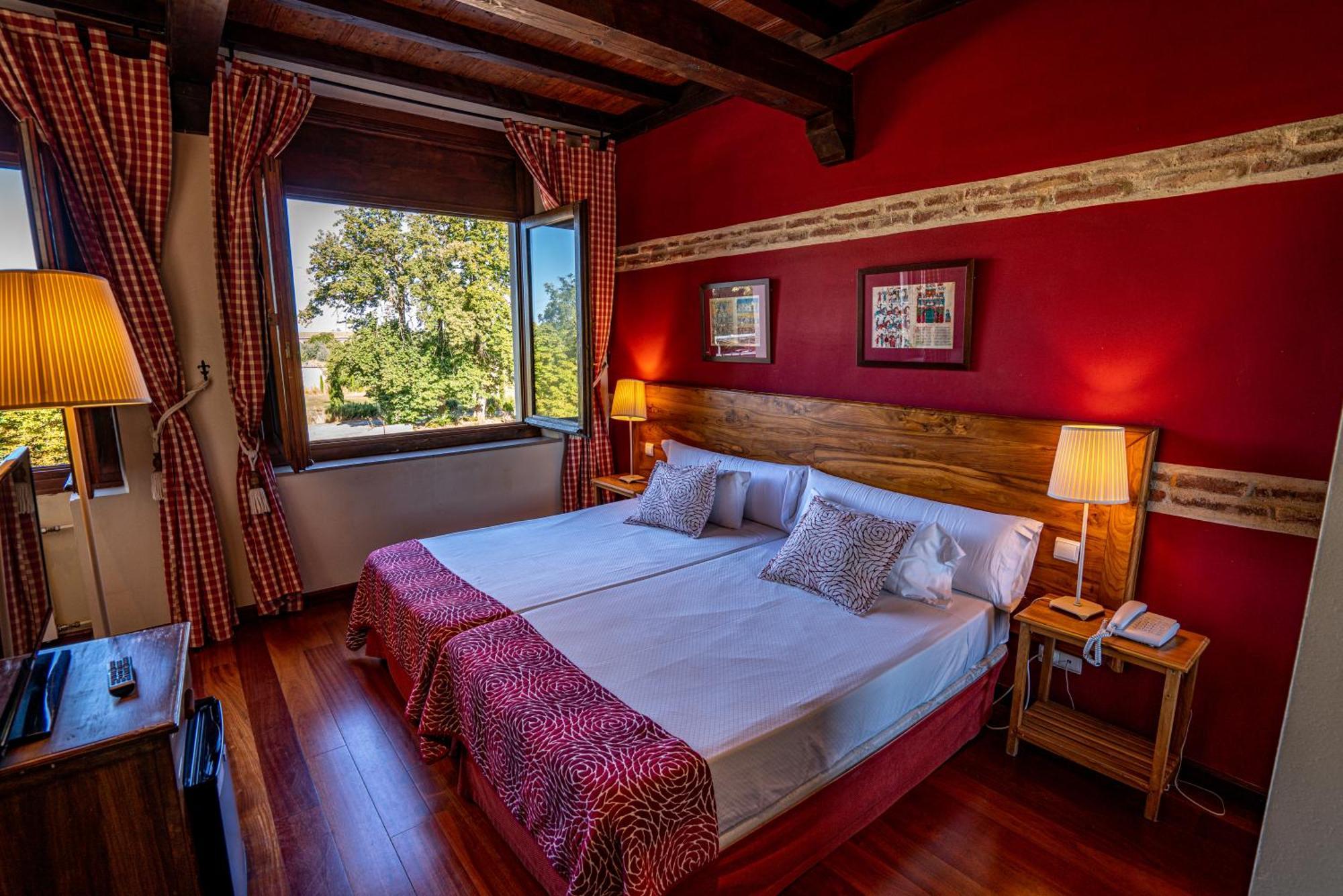 Hotel Real Monasterio De San Zoilo Carrion De Los Condes Exterior photo
