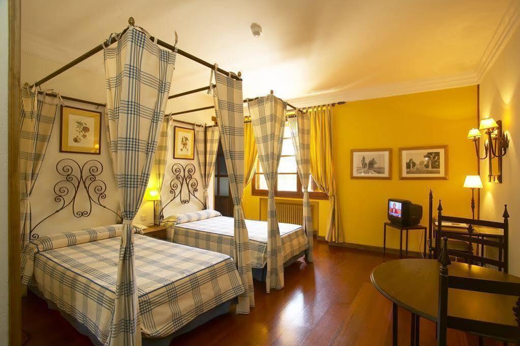 Hotel Real Monasterio De San Zoilo Carrion De Los Condes Exterior photo