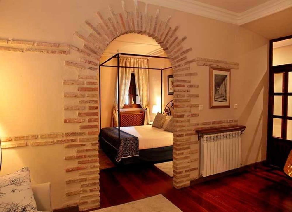 Hotel Real Monasterio De San Zoilo Carrion De Los Condes Exterior photo
