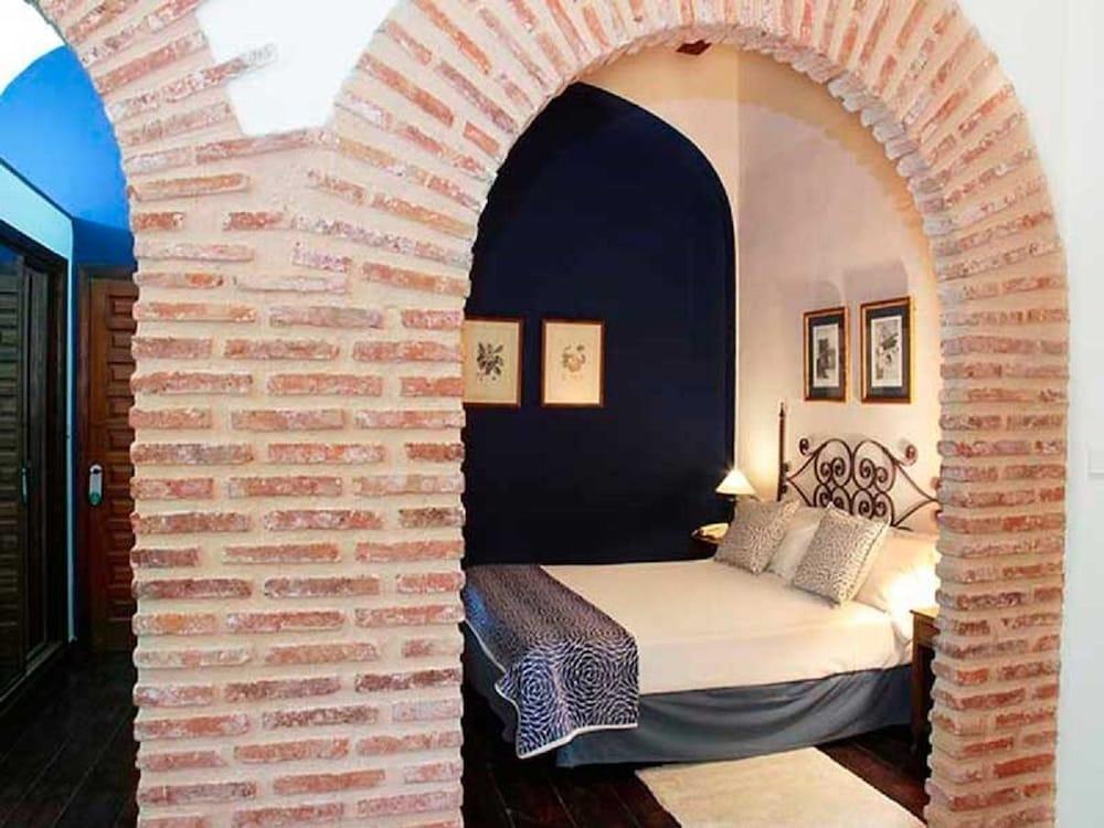 Hotel Real Monasterio De San Zoilo Carrion De Los Condes Exterior photo
