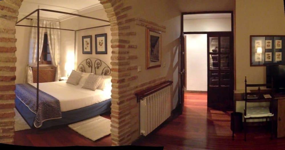Hotel Real Monasterio De San Zoilo Carrion De Los Condes Exterior photo