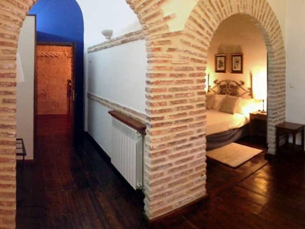 Hotel Real Monasterio De San Zoilo Carrion De Los Condes Exterior photo