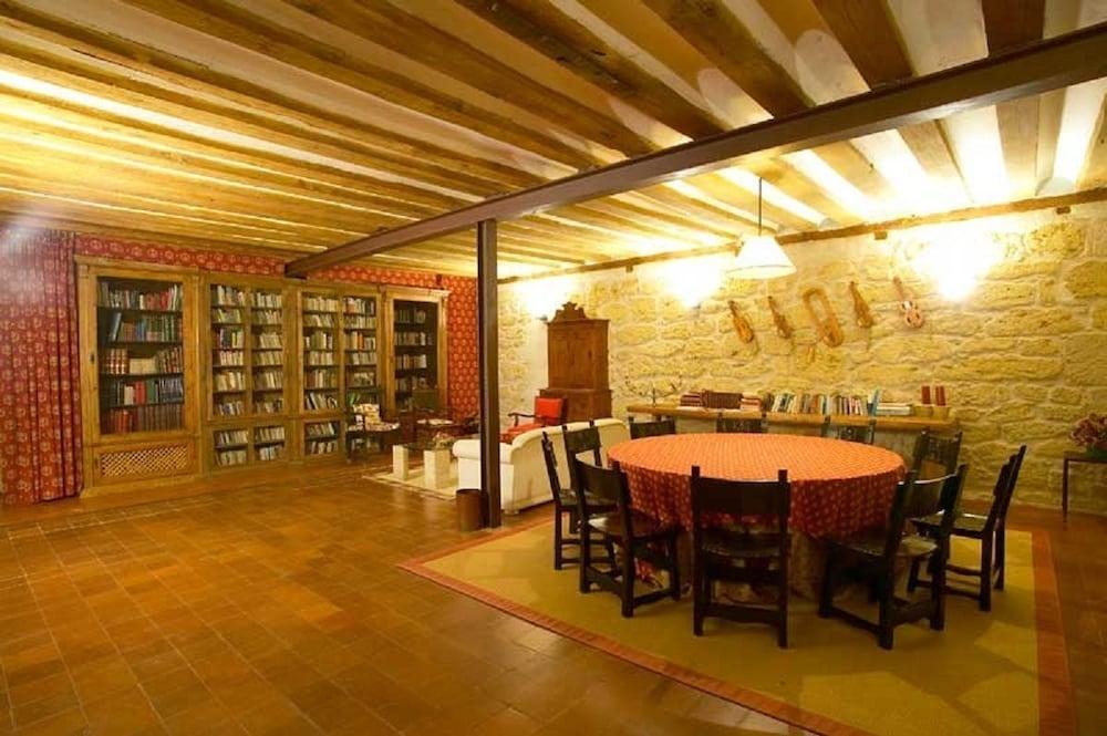 Hotel Real Monasterio De San Zoilo Carrion De Los Condes Exterior photo